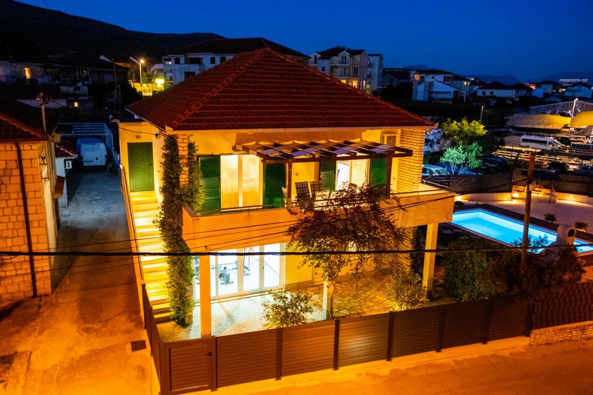 Apartment Laura Trogir Exteriör bild