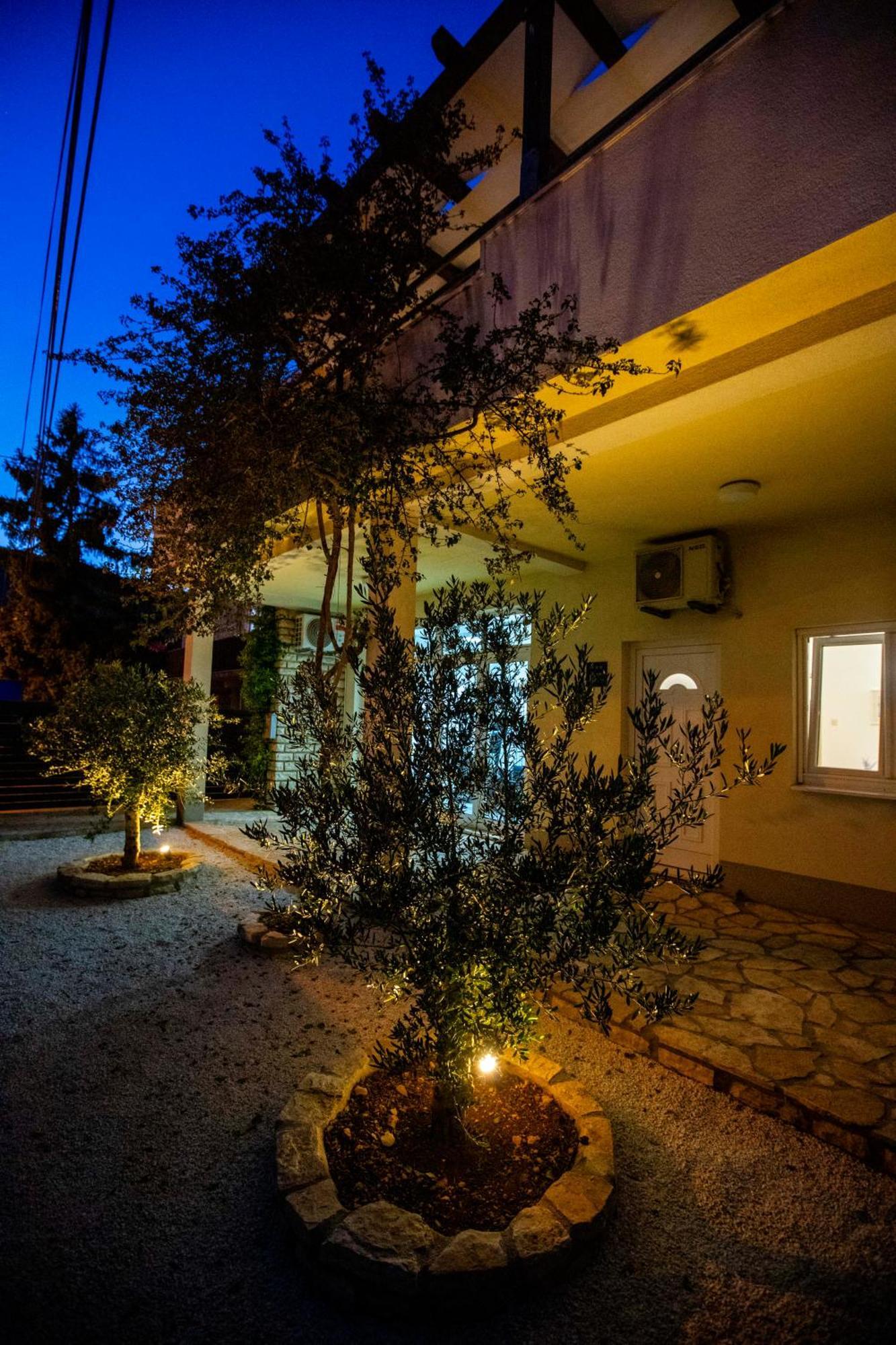 Apartment Laura Trogir Exteriör bild