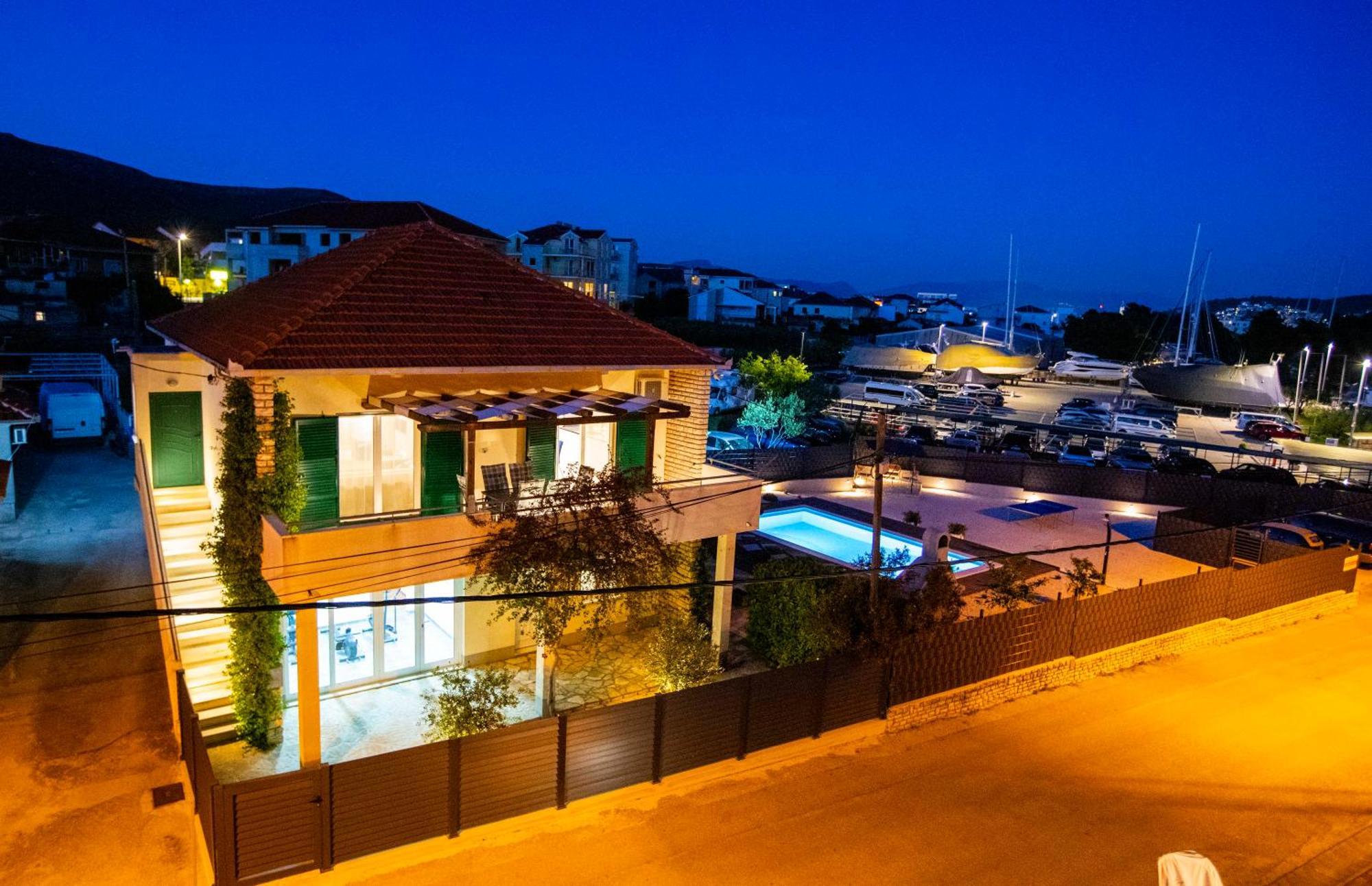 Apartment Laura Trogir Exteriör bild