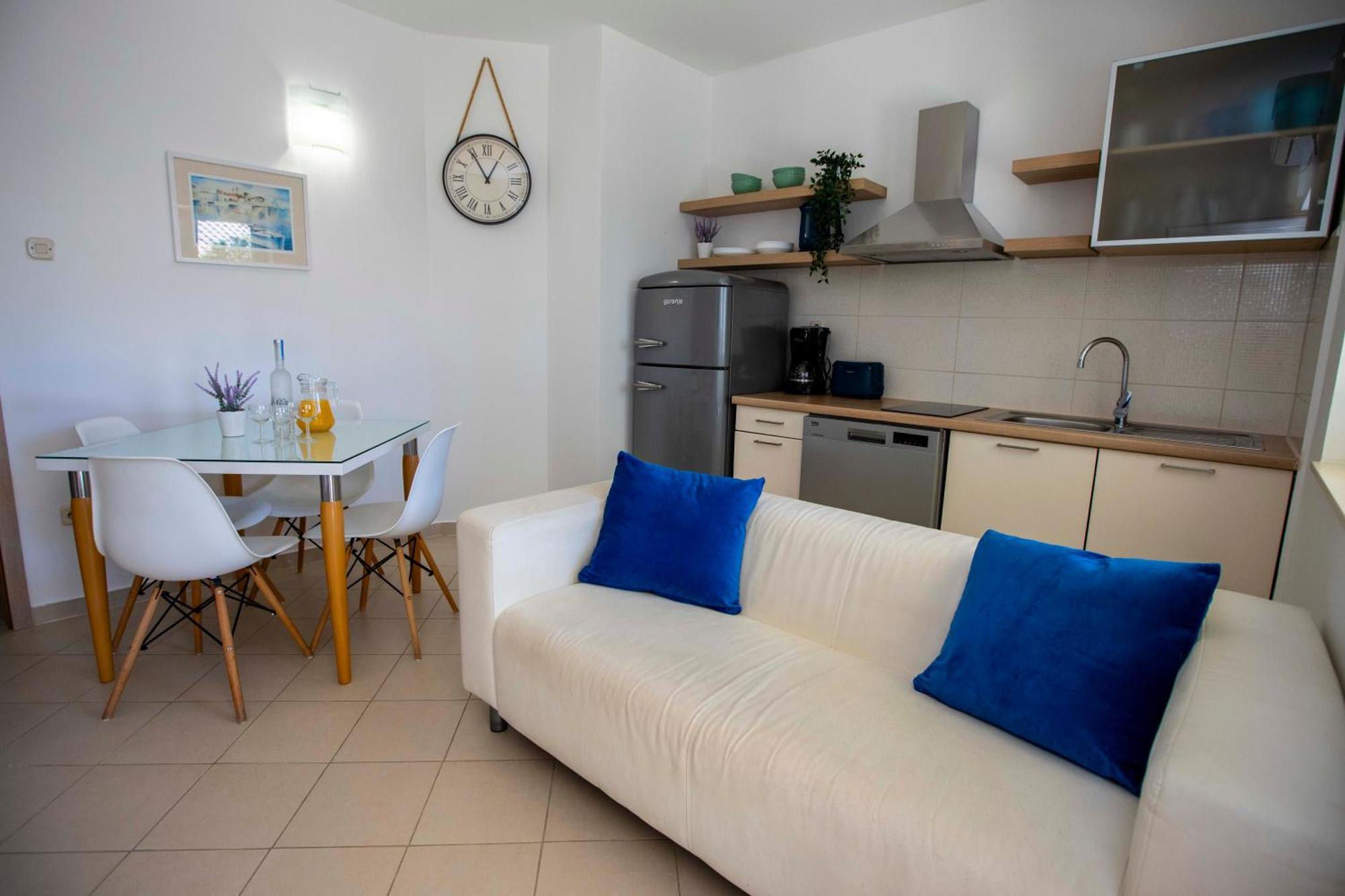 Apartment Laura Trogir Exteriör bild