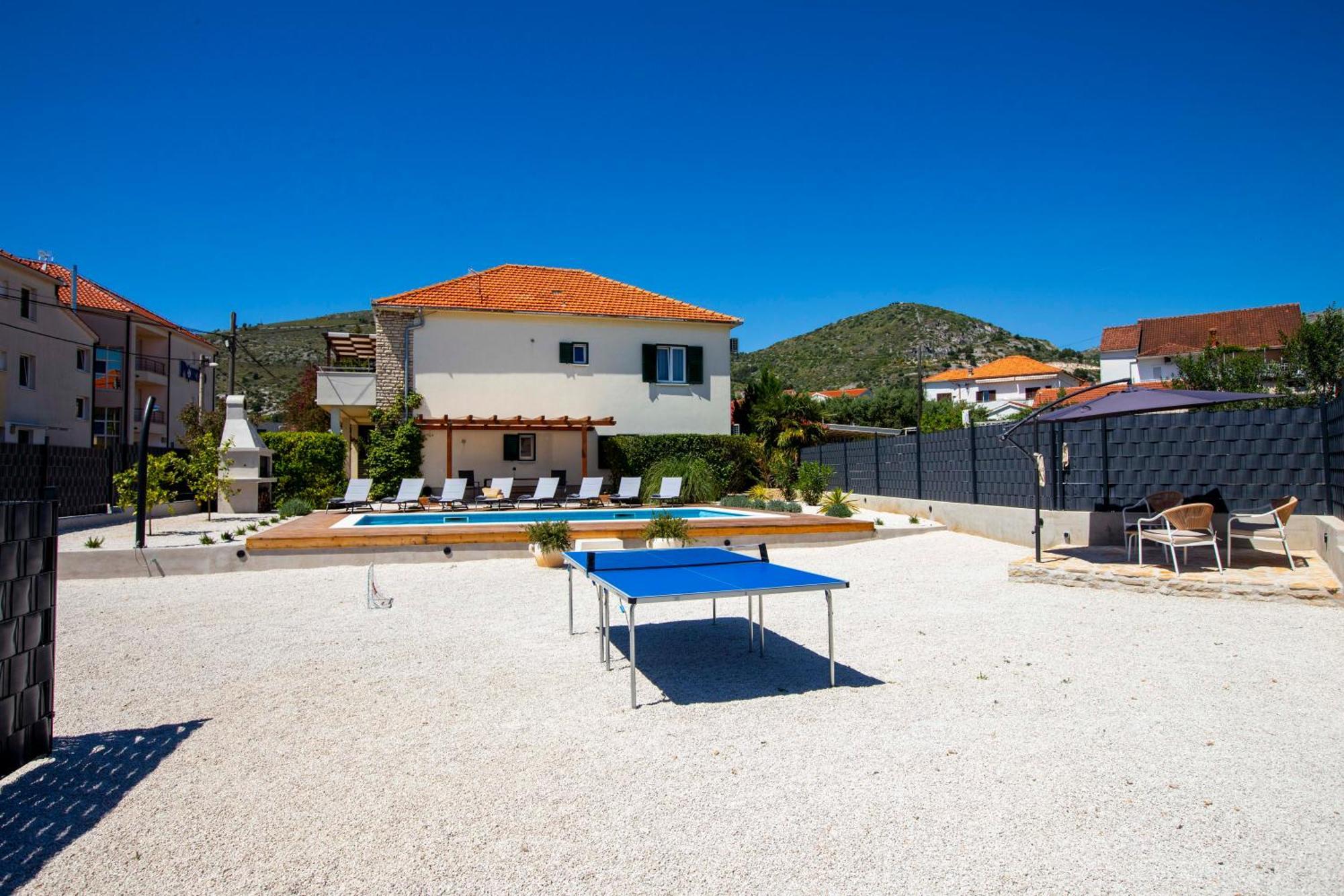 Apartment Laura Trogir Exteriör bild