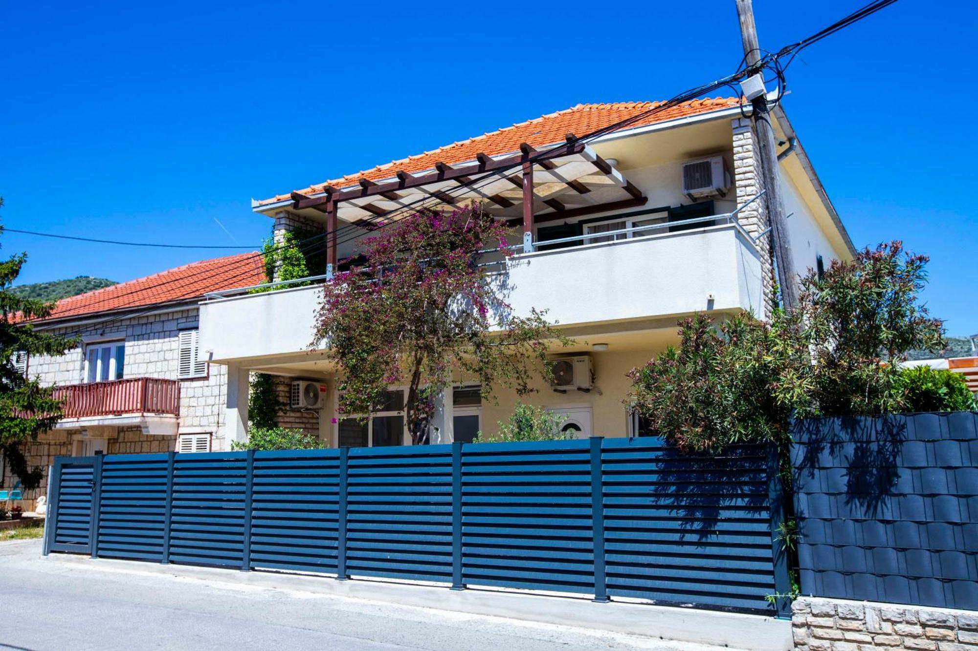 Apartment Laura Trogir Exteriör bild