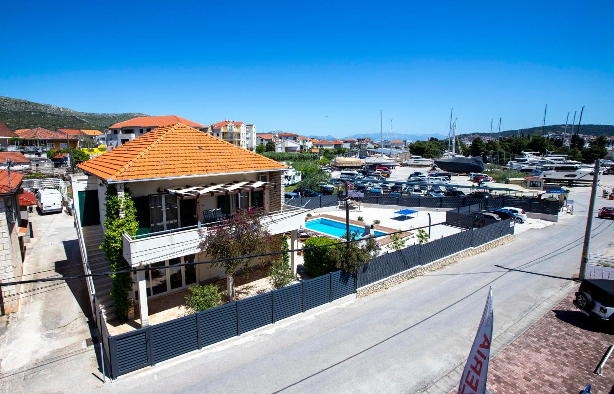 Apartment Laura Trogir Exteriör bild