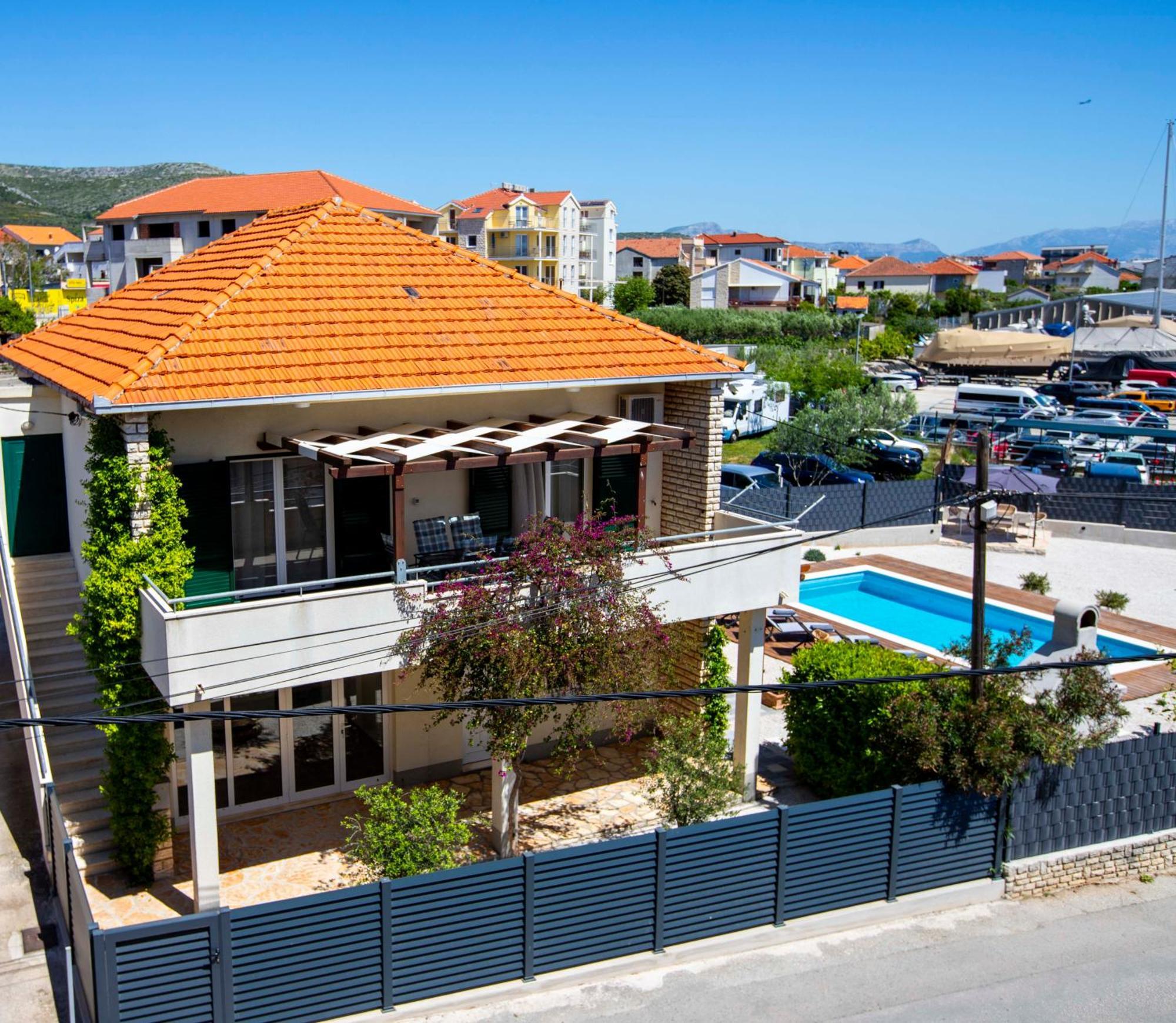 Apartment Laura Trogir Exteriör bild