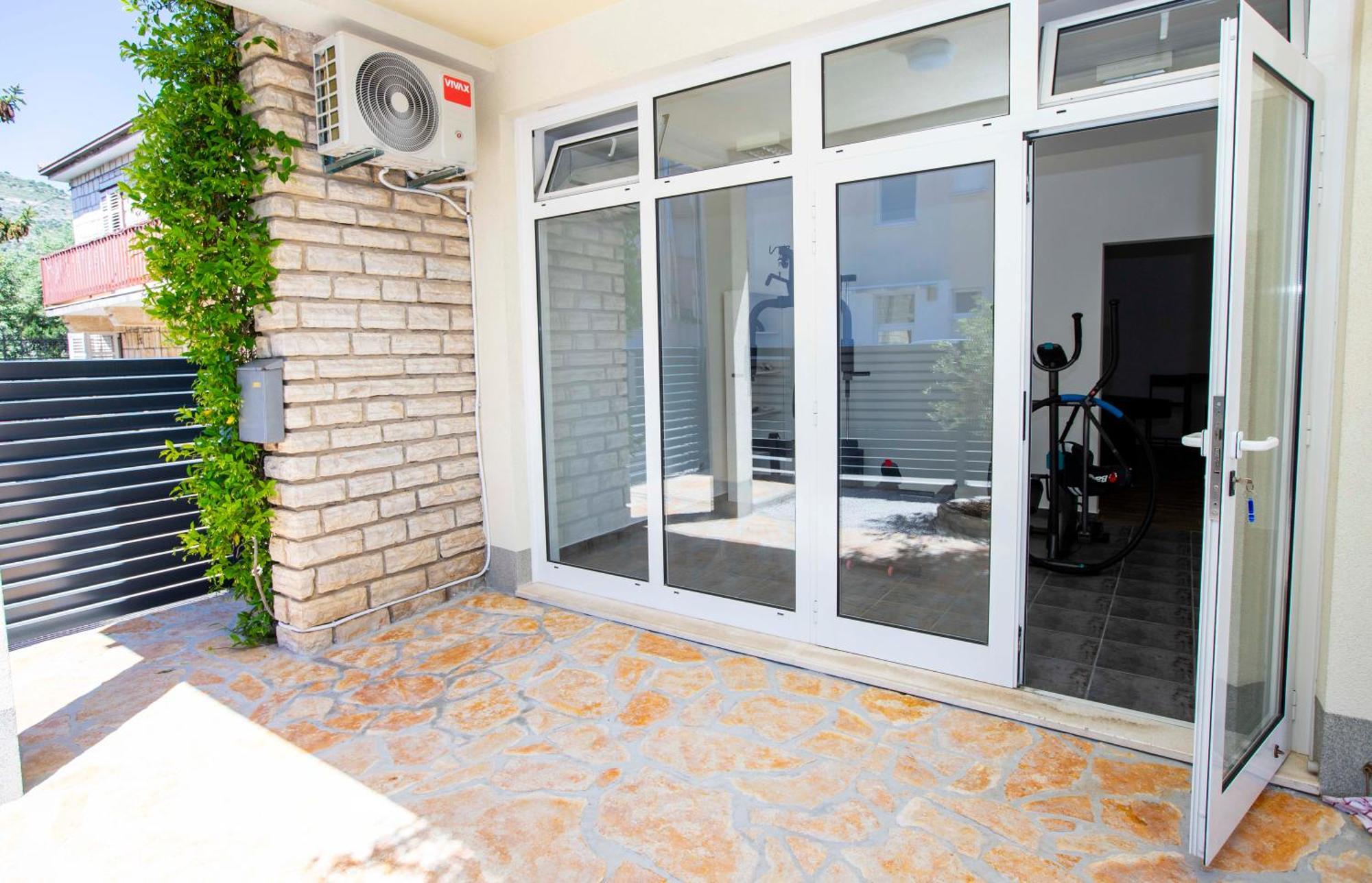 Apartment Laura Trogir Exteriör bild